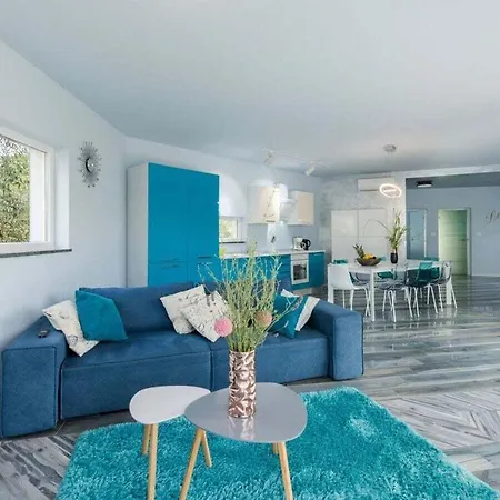 Nika 900m Villa Medulin