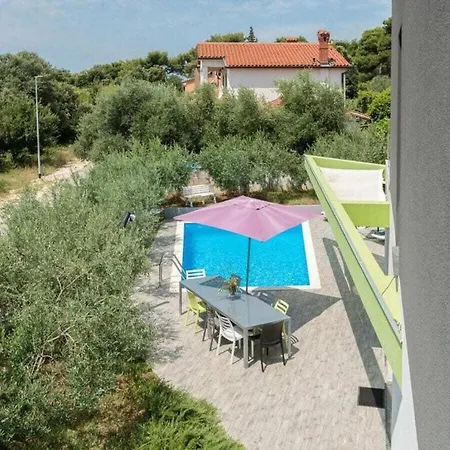 Villa Nika 900m